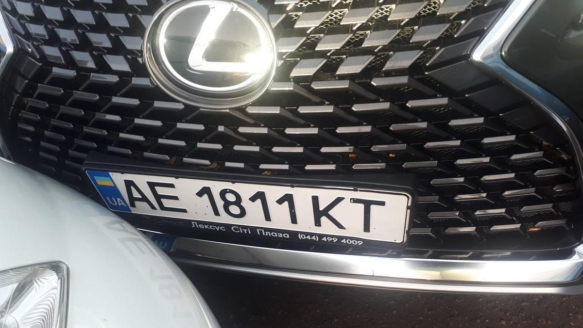 У Києві неадекватний водій протаранив машину акторки Римми Зюбіної - Київ У Києві неадекватний водій протаранив машину акторки Римми Зюбіної - Київ