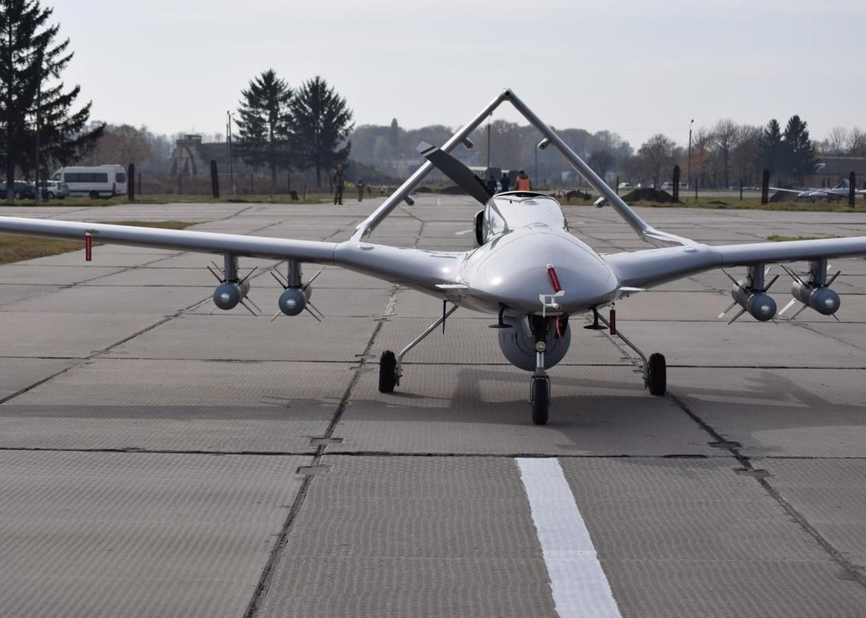 Новые принципы ведения войны: Bayraktar принес российским оккупантам "подарок" - Новости России и Украины - 24 Канал Новые принципы ведения войны: Bayraktar принес российским оккупантам "подарок" - Новости России и Украины - 24 Канал