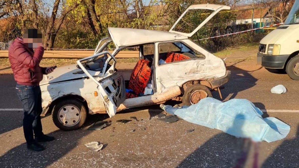 Полицейский спровоцировал смертельную аварию в Кривом Роге: жуткие фото Полицейский спровоцировал смертельную аварию в Кривом Роге: жуткие фото