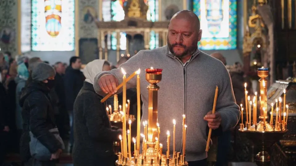 Добкін прийшов до церкви перед виборами