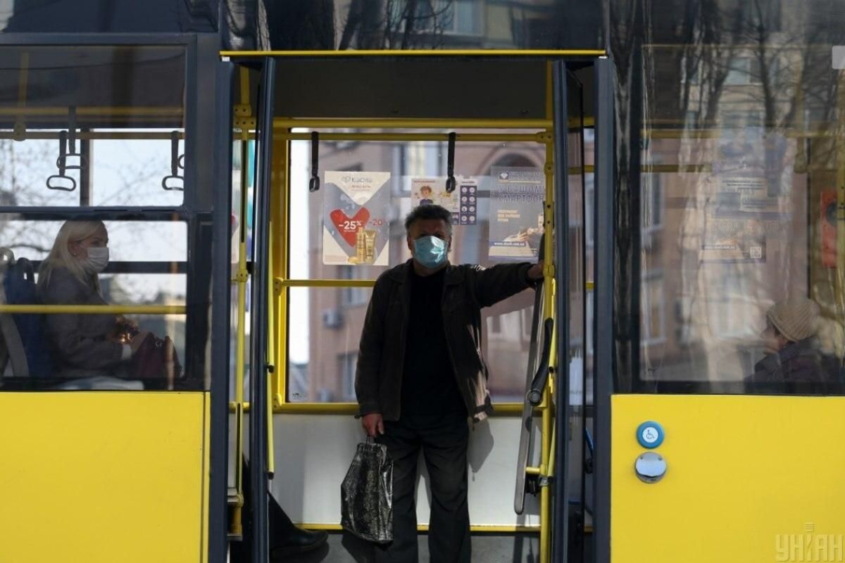 В транспорте Киева запретят ездить невакцинированным
