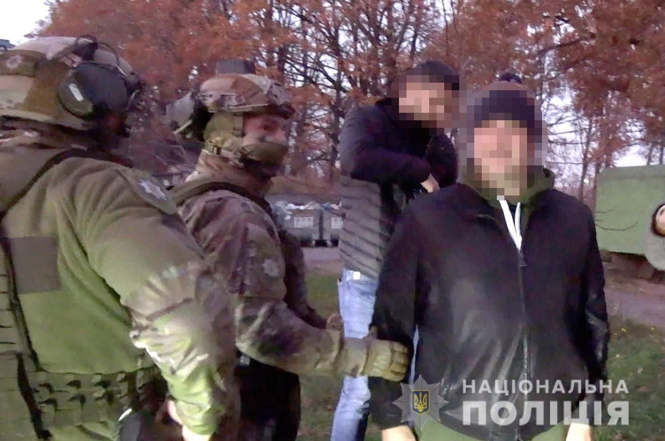 Винницкий бизнесмен продавал фейковые COVID-сертификаты с внесением в "Дию" Винницкий бизнесмен продавал фейковые COVID-сертификаты с внесением в "Дию"