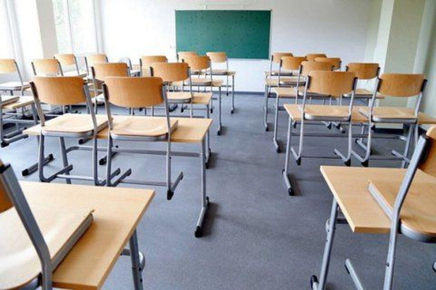 Школы могут выбирать: в Черновцах школьники перейдут на дистанционку или каникулы