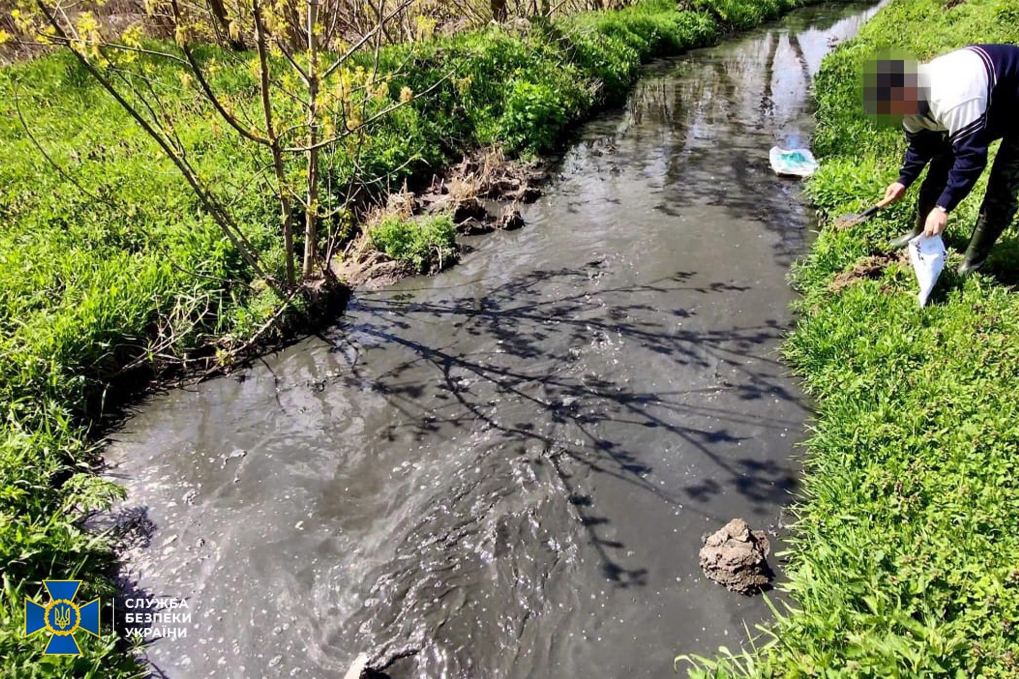 На Кіровоградщині водоканал скидав очисні відходи у річку: фото наслідків - Новини Кривого Рогу - 24 Канал