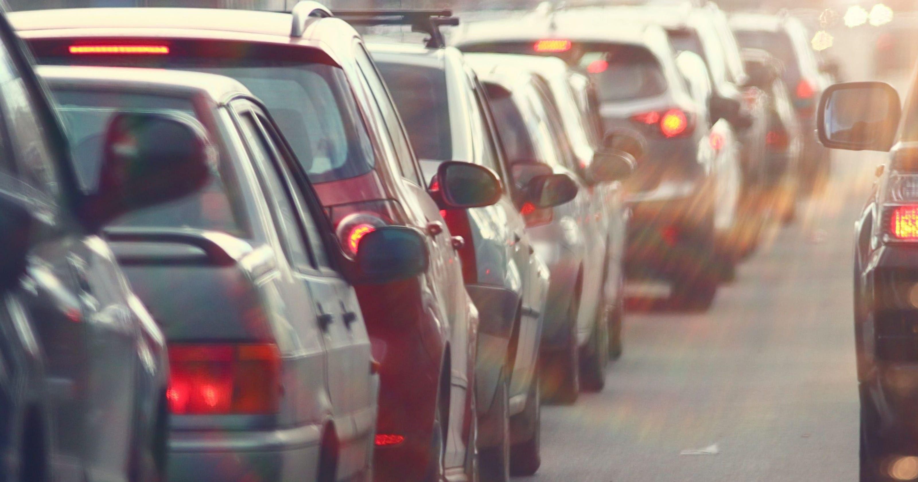 Новые дорожные знаки и желто-красная разметка: в Украине начнут действовать изменения в ПДД Новые дорожные знаки и желто-красная разметка: в Украине начнут действовать изменения в ПДД