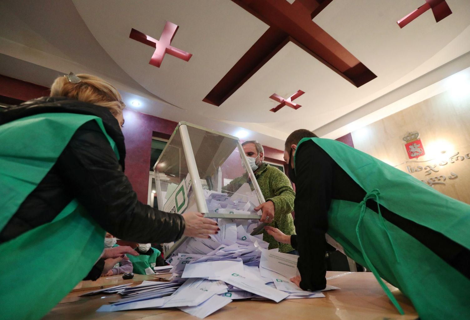 В Грузии стартовал второй тур местных выборов