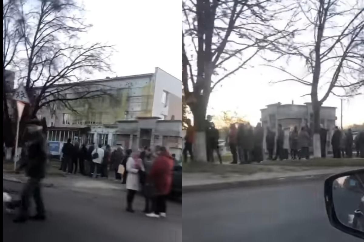 Украинцы застряли в очередях на вакцинацию от COVID-19 Украинцы застряли в очередях на вакцинацию от COVID-19