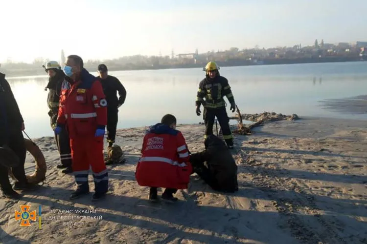 На Дніпропетровщині підліток застряг у сипучому піску На Дніпропетровщині підліток застряг у сипучому піску