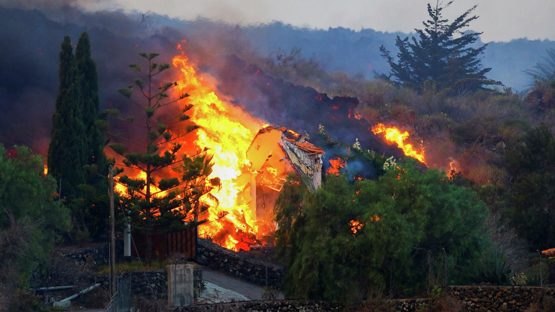 Эксперты не знают, когда прекратится извержение вулкана на Канарах Эксперты не знают, когда прекратится извержение вулкана на Канарах