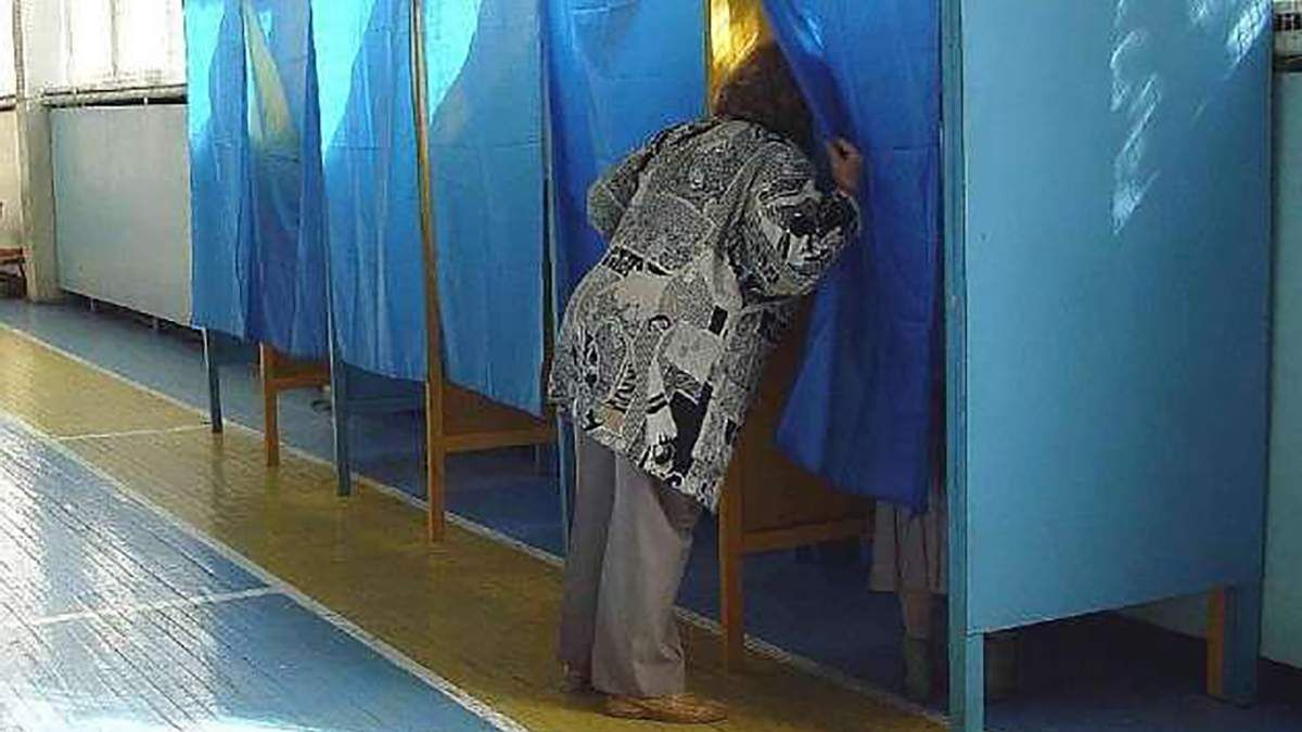 Незаконна агітація і підвіз виборців, – КВУ про порушення на виборах у Харкові та двох округах - 24 Канал