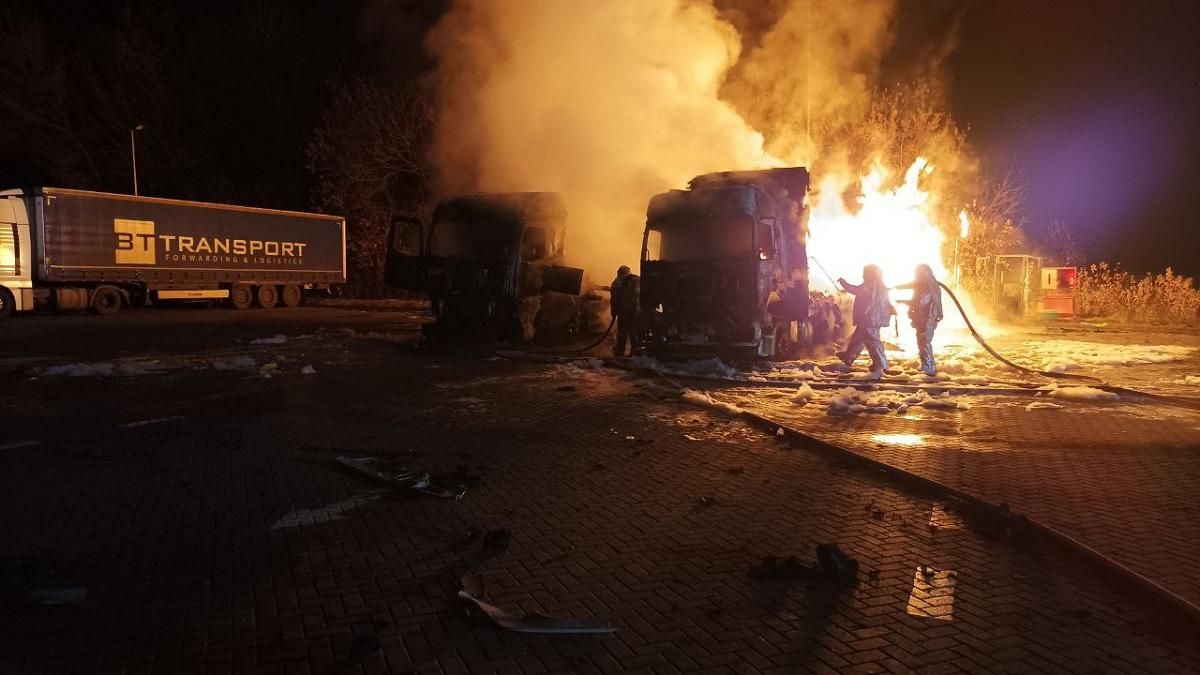 На АЗС под Харьковом вспыхнул пожар: с последствиями до сих пор борются