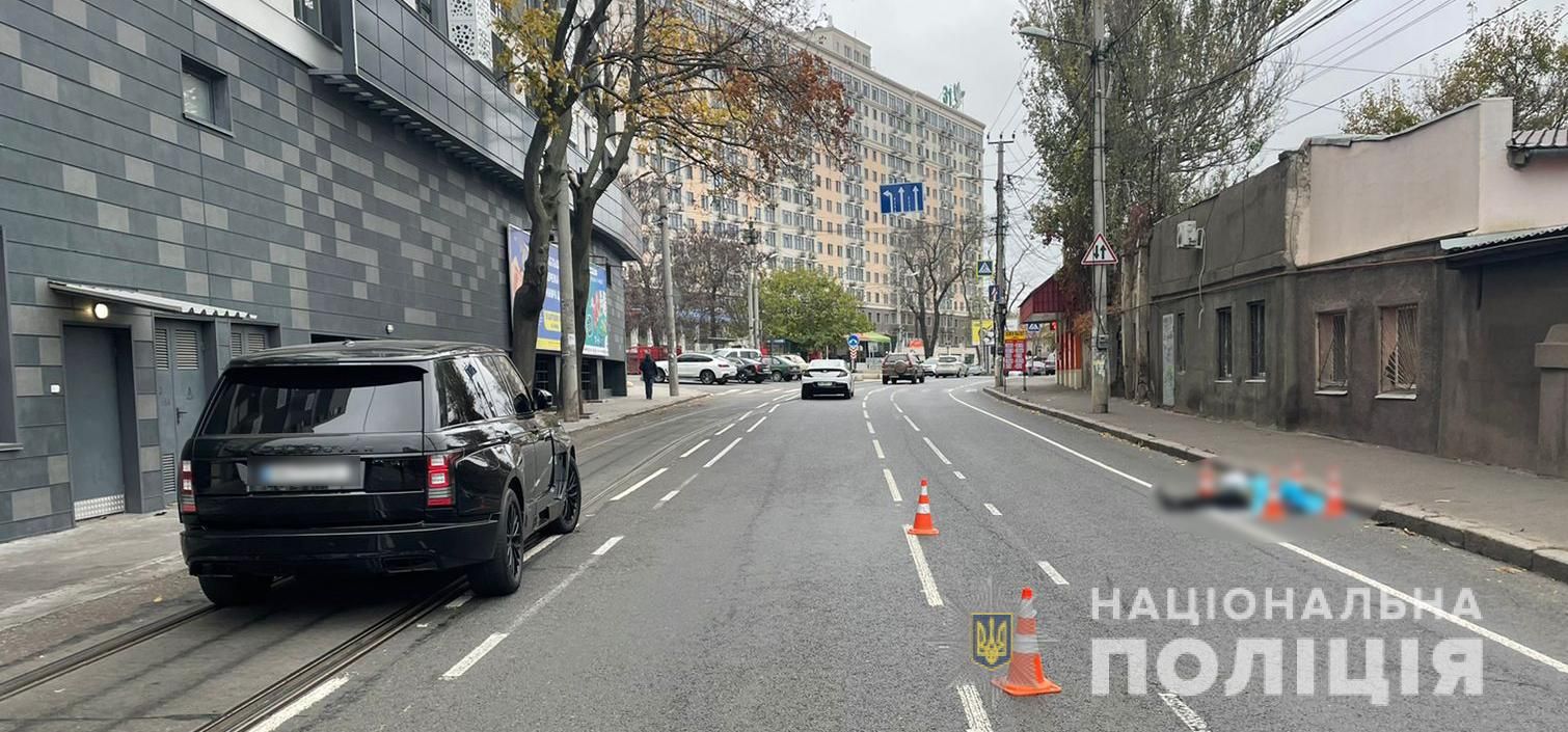 В Одесі легковик на смерть збив жінку, яка переходила дорогу в забороненому місці - Новини Одеси - 24 Канал