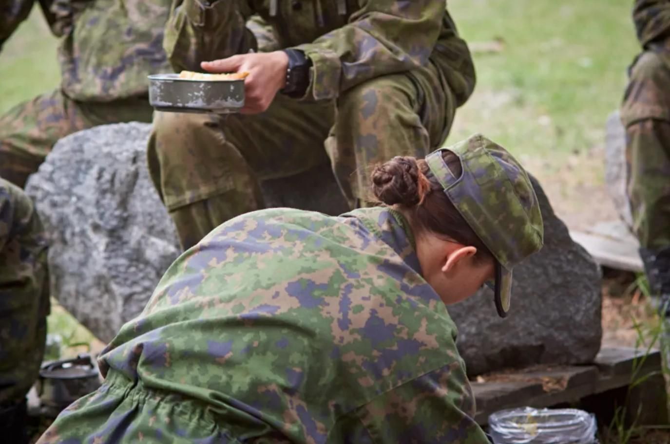 В Финляндии могут ввести обязательный военный призыв для женщин