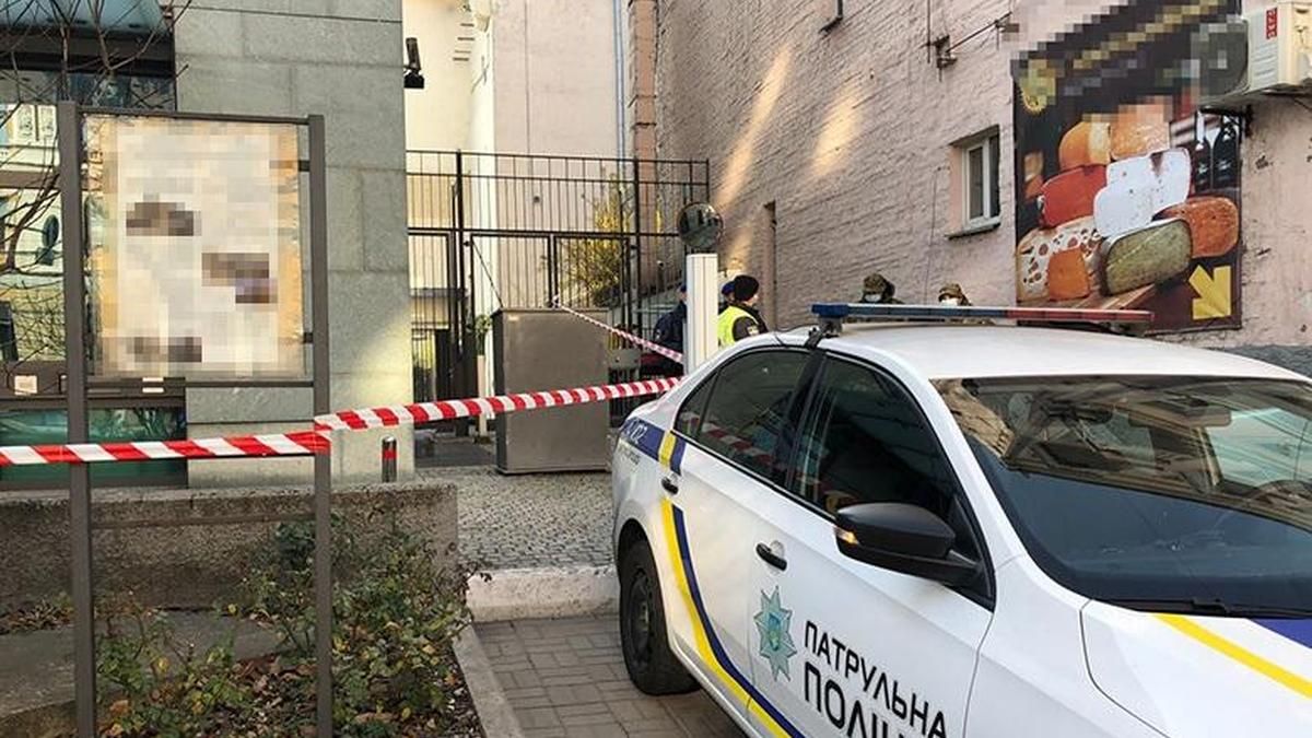 Підозрювали вибухівку: біля посольства Німеччини у Києві знайшли підозрілу коробку - Київ Підозрювали вибухівку: біля посольства Німеччини у Києві знайшли підозрілу коробку - Київ