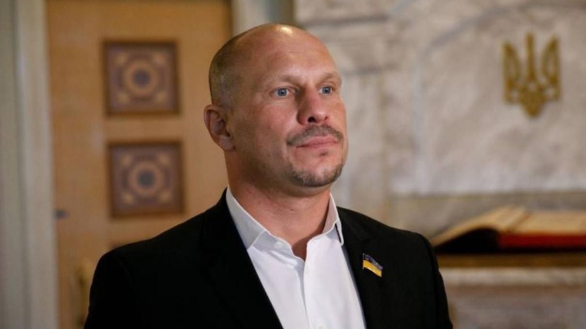 Киву зупинили за порушення правил дорожнього руху, запідозрили підробку документів - 24 Канал Киву зупинили за порушення правил дорожнього руху, запідозрили підробку документів - 24 Канал