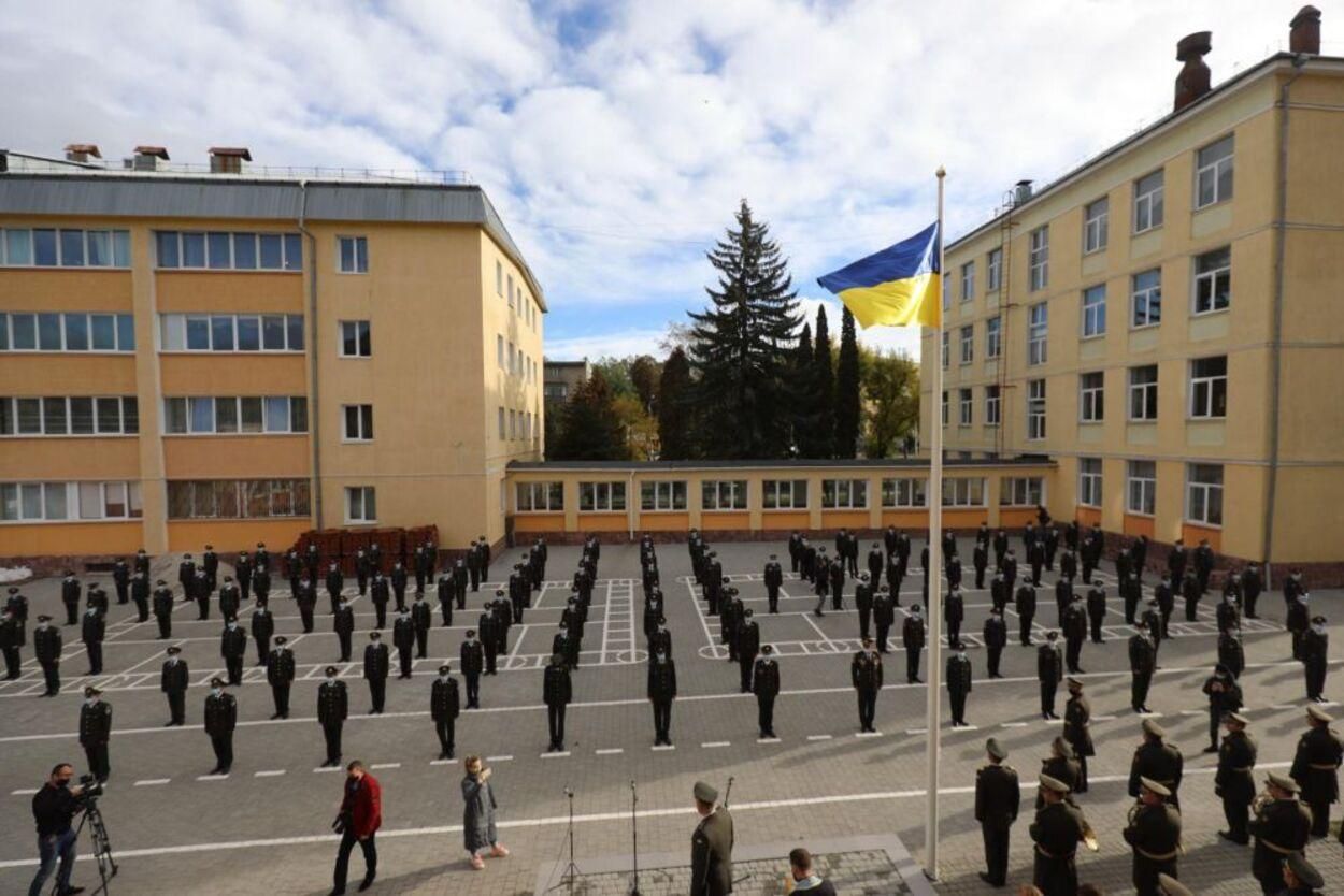 Во львовский военный лицей впервые начнут набирать девушек