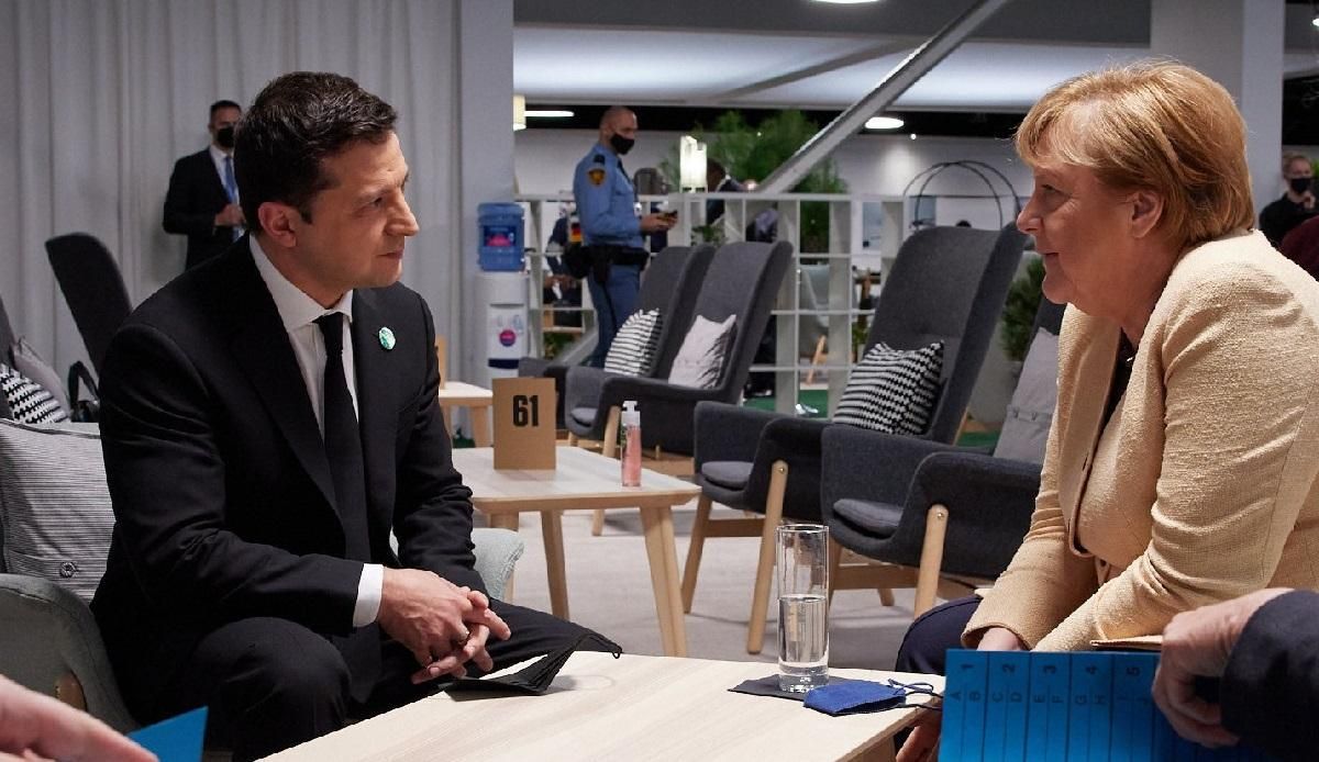 Обсудили насущные вопросы: Зеленский в Глазго встретился с Меркель Обсудили насущные вопросы: Зеленский в Глазго встретился с Меркель