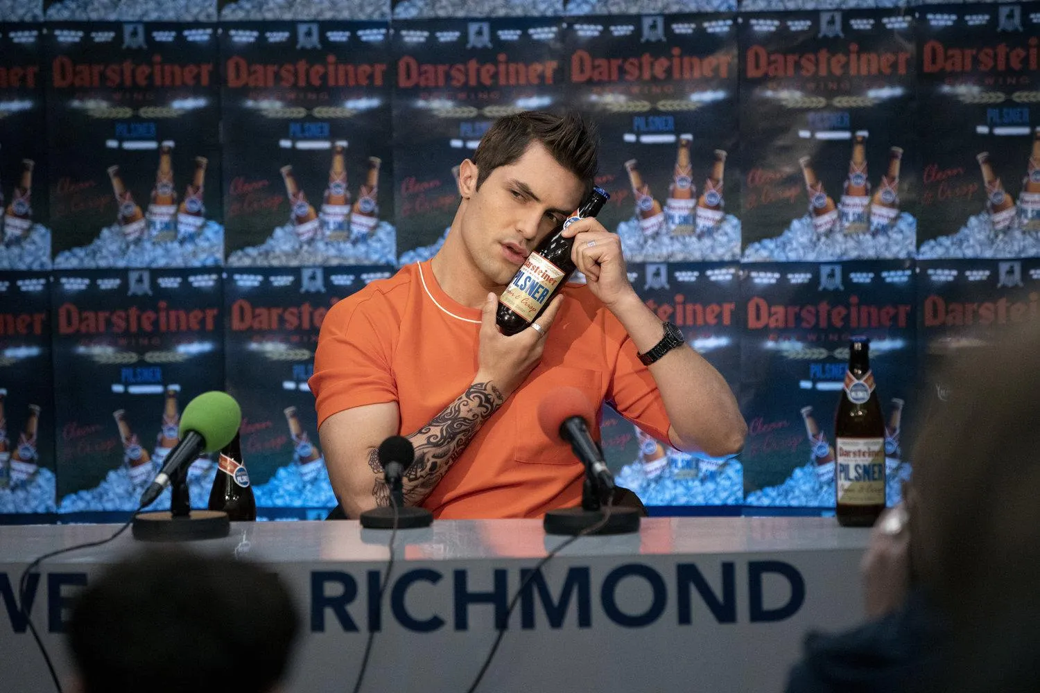 Філ Данстер у ролі Джеймі Тарта Філ Данстер у ролі Джеймі Тарта