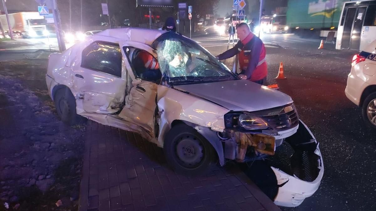 У Вишневому під Києвом водій легковика спровокував ДТП із маршруткою та загинув - Новости криминал - Киев У Вишневому під Києвом водій легковика спровокував ДТП із маршруткою та загинув - Новости криминал - Киев