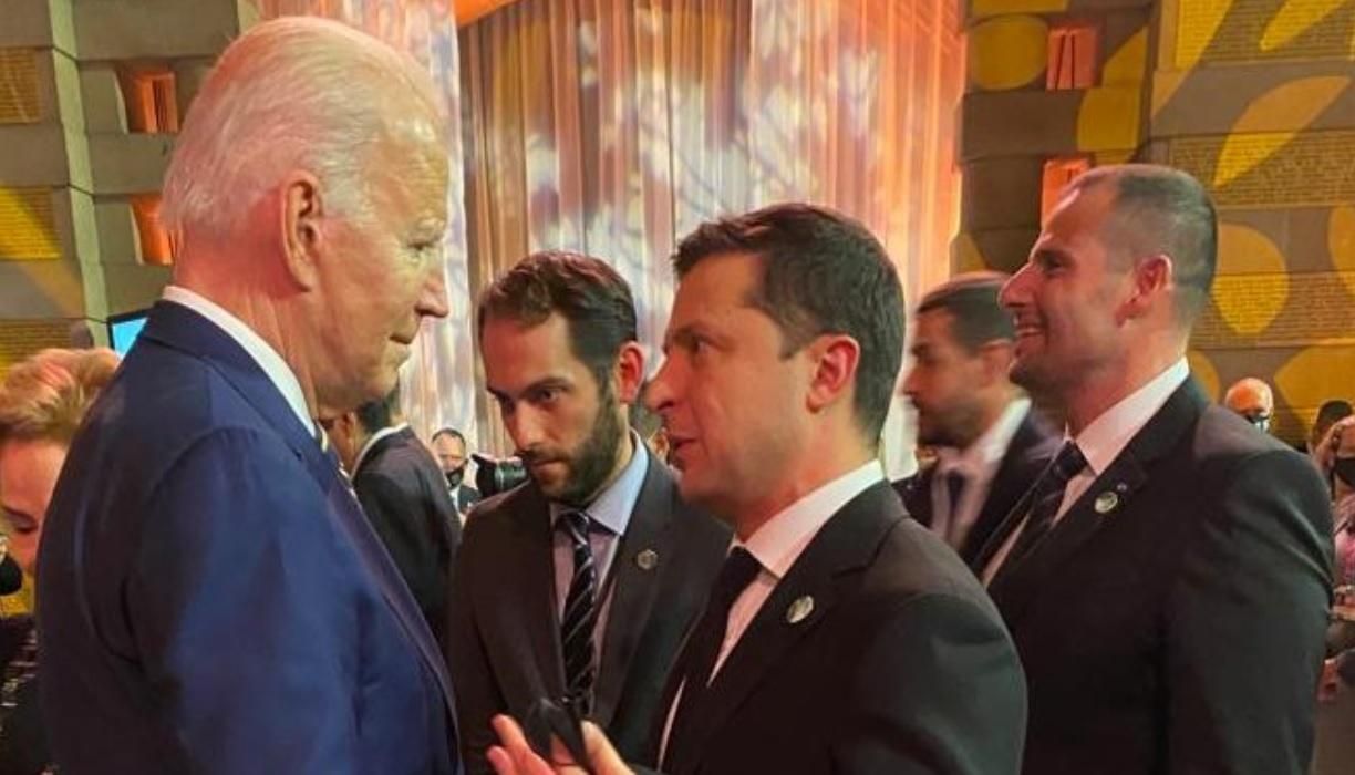 Зеленський із Байденом обговорив ситуацію на Донбасі - Головні новини - 24 Канал Зеленський із Байденом обговорив ситуацію на Донбасі - Головні новини - 24 Канал