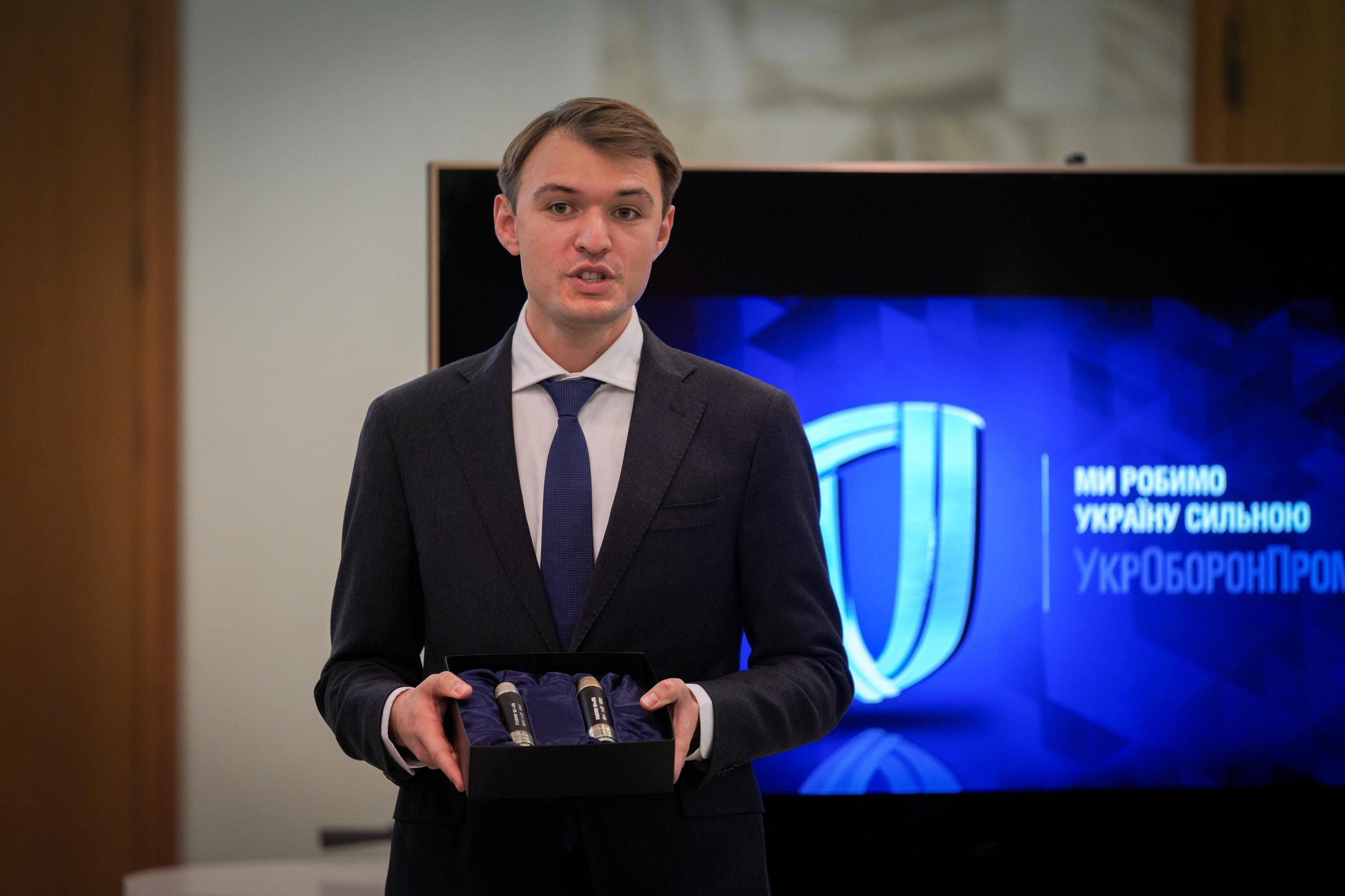 Главный подозреваемый по делу Свинарчуков – Жуков снова работает с Укроборонпромом Главный подозреваемый по делу Свинарчуков – Жуков снова работает с Укроборонпромом