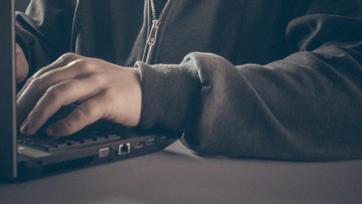 Німецькі ЗМІ вирахували одного з членів хакерської групи REvil: хто він і що про нього відомо - Новини технологій - Техно Німецькі ЗМІ вирахували одного з членів хакерської групи REvil: хто він і що про нього відомо - Новини технологій - Техно