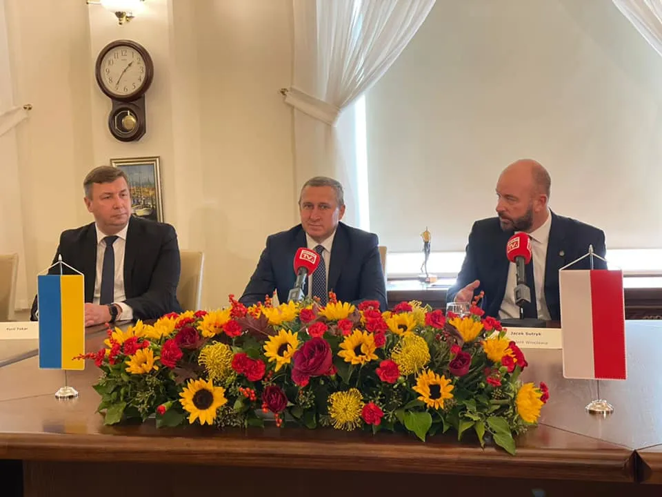 Підписання угоди мером Вроцлава та послом України у Польщі Підписання угоди мером Вроцлава та послом України у Польщі