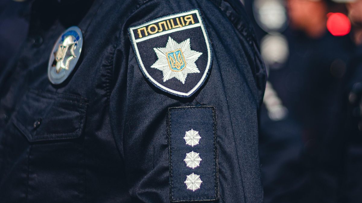 Чоловік, якого розшукували за зґвалтування односельців, напав на поліцейського на Одещині - Кримінальні новини України - 24 Канал