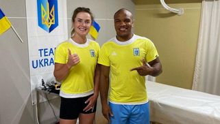 Свитолина и Беленюк поддержали Динамо в игре с Барселоной: чемпионское фото