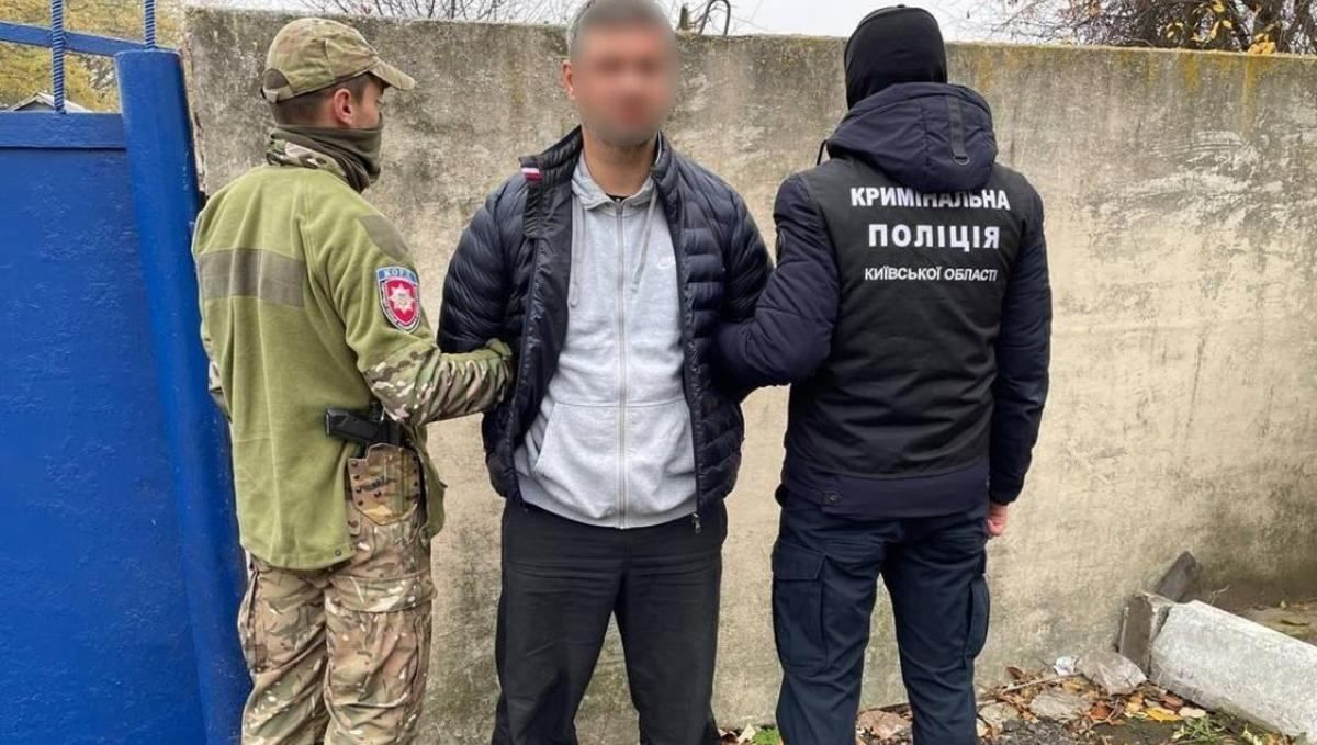 На Київщині затримали вкрай добре озброєних росіян, які грабували будинки багатіїв - Київ На Київщині затримали вкрай добре озброєних росіян, які грабували будинки багатіїв - Київ