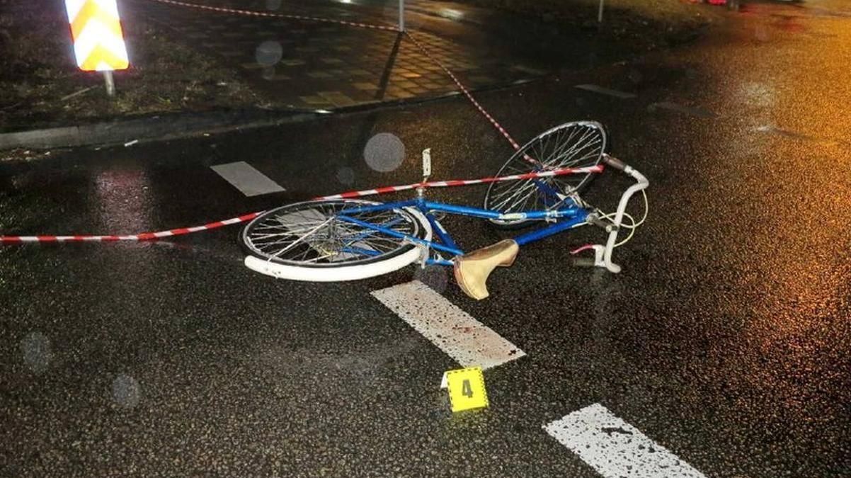 У лікарні помер пішохід, якого разом з велосипедистом у Києві збив водій вантажівки - Київ У лікарні помер пішохід, якого разом з велосипедистом у Києві збив водій вантажівки - Київ