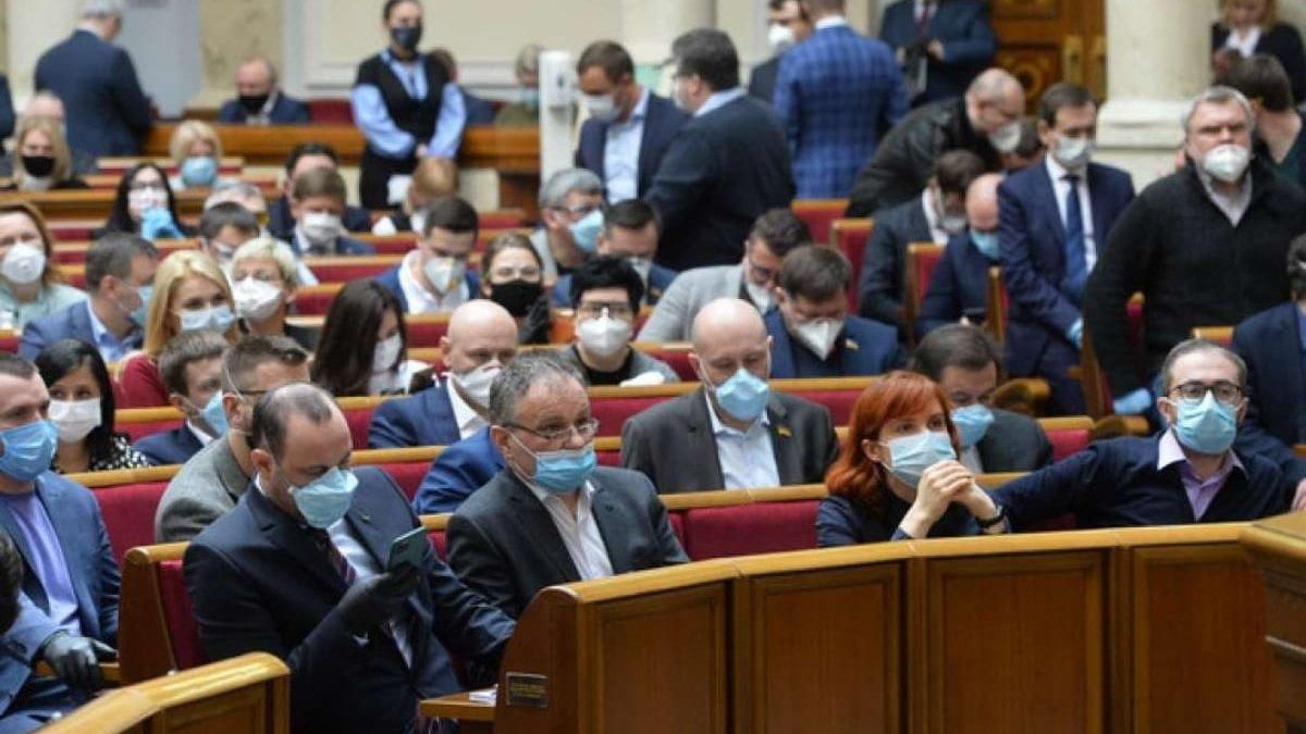 Рада устранила противоречия в законе об олигархах: далее его подпишут Стефанчук и Зеленский