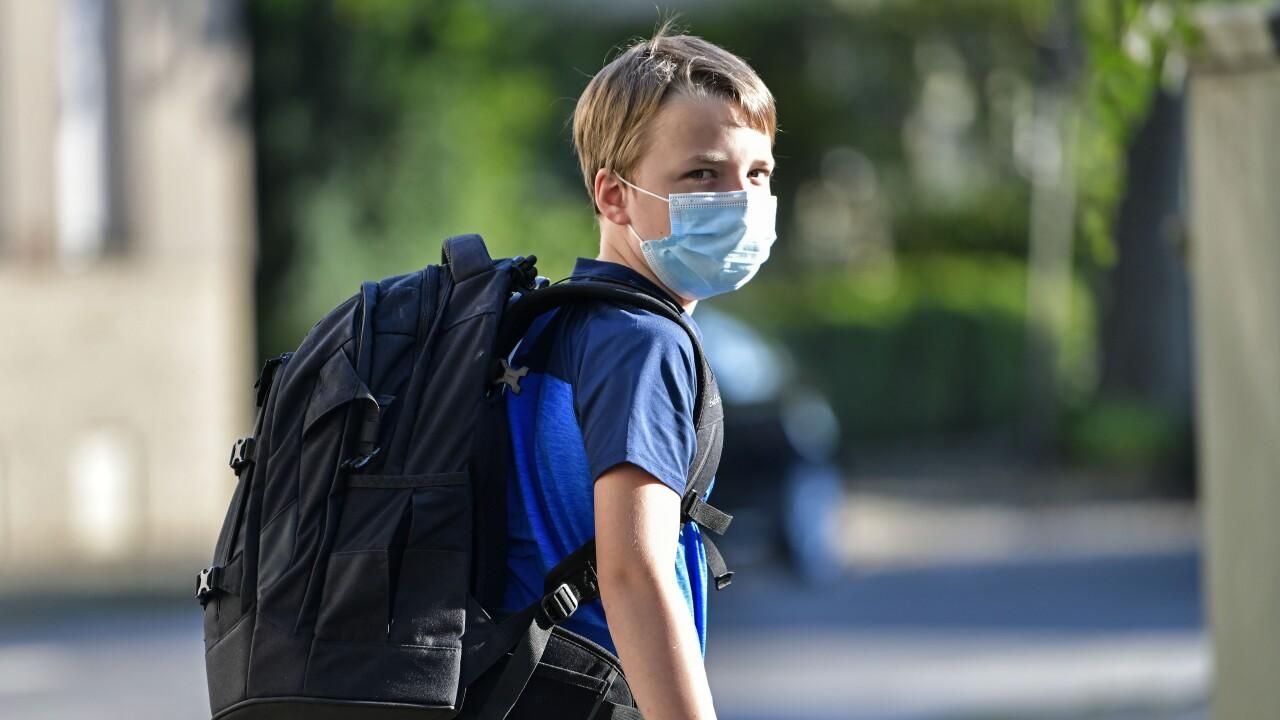 В Тернопольской области оштрафовали отца, потому что его сын пошел в школу во время карантина В Тернопольской области оштрафовали отца, потому что его сын пошел в школу во время карантина