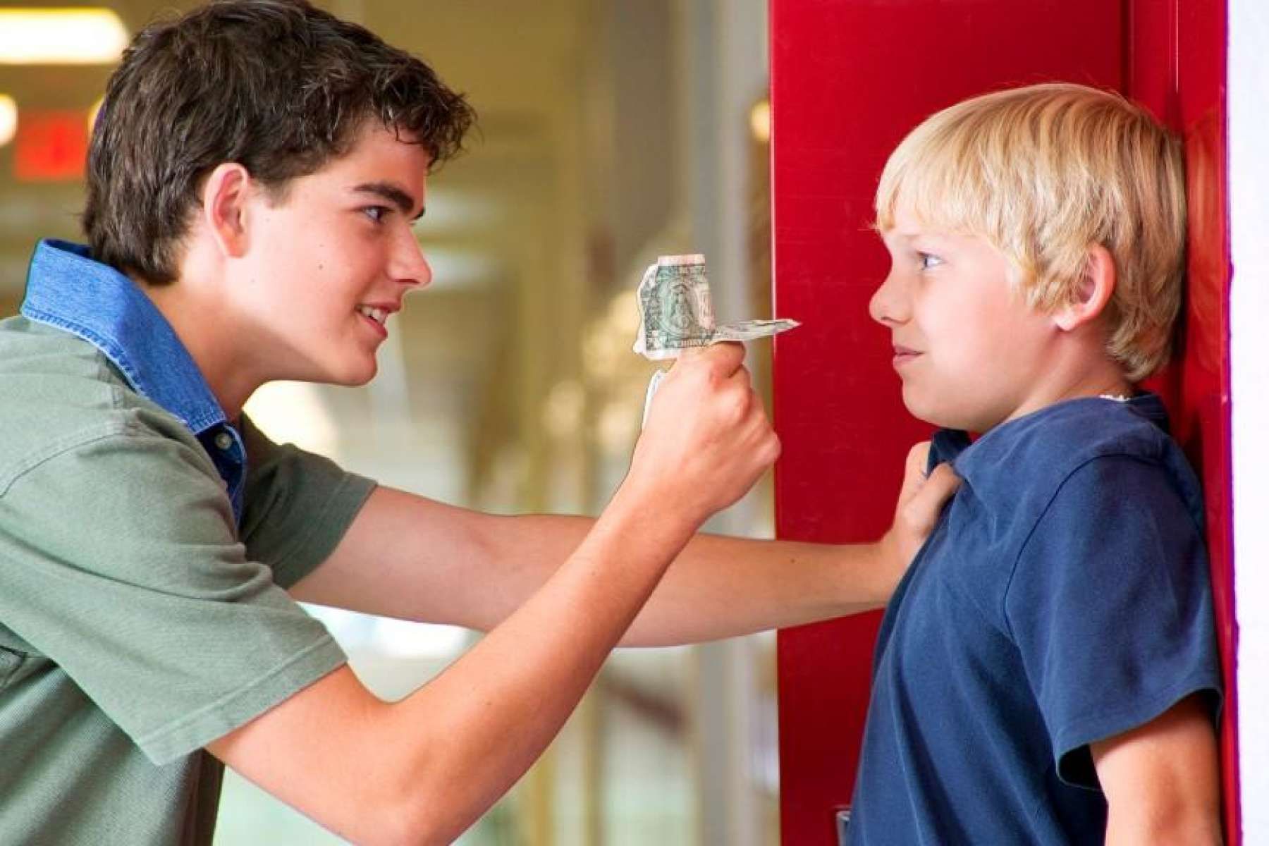 Вимагав гроші в однокласників: під Житомиром суд оштрафував батька за поведінку сина - Новини Житомир - Освіта Вимагав гроші в однокласників: під Житомиром суд оштрафував батька за поведінку сина - Новини Житомир - Освіта