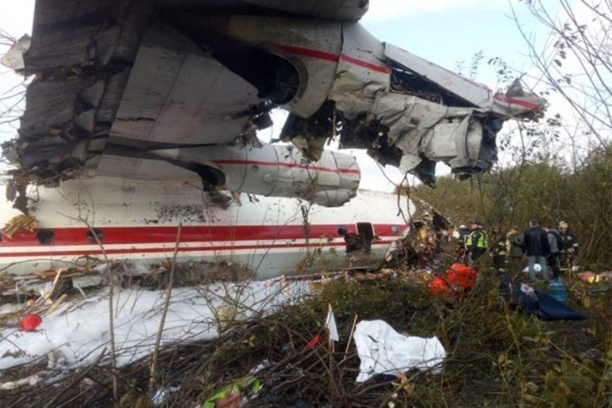 Погибли 5 человек: эксперты назвали причины авиакатастрофы АН-12 недалеко от Львова