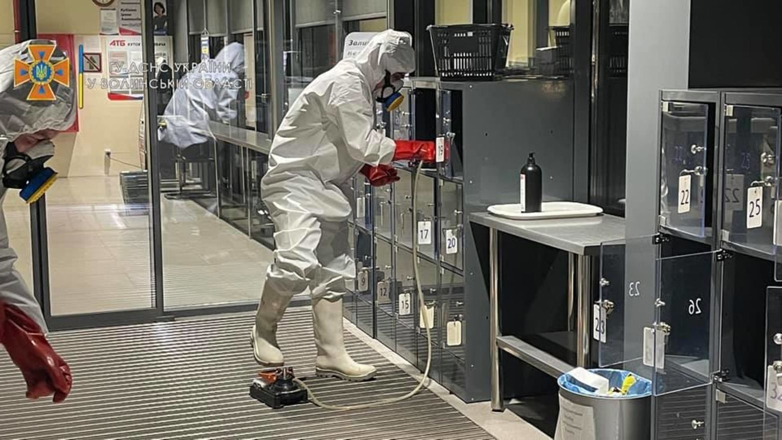 У супермаркеті Луцька виявили пакет з розлитою ртуттю: довелося усіх евакуювати - Україна новини - 24 Канал У супермаркеті Луцька виявили пакет з розлитою ртуттю: довелося усіх евакуювати - Україна новини - 24 Канал