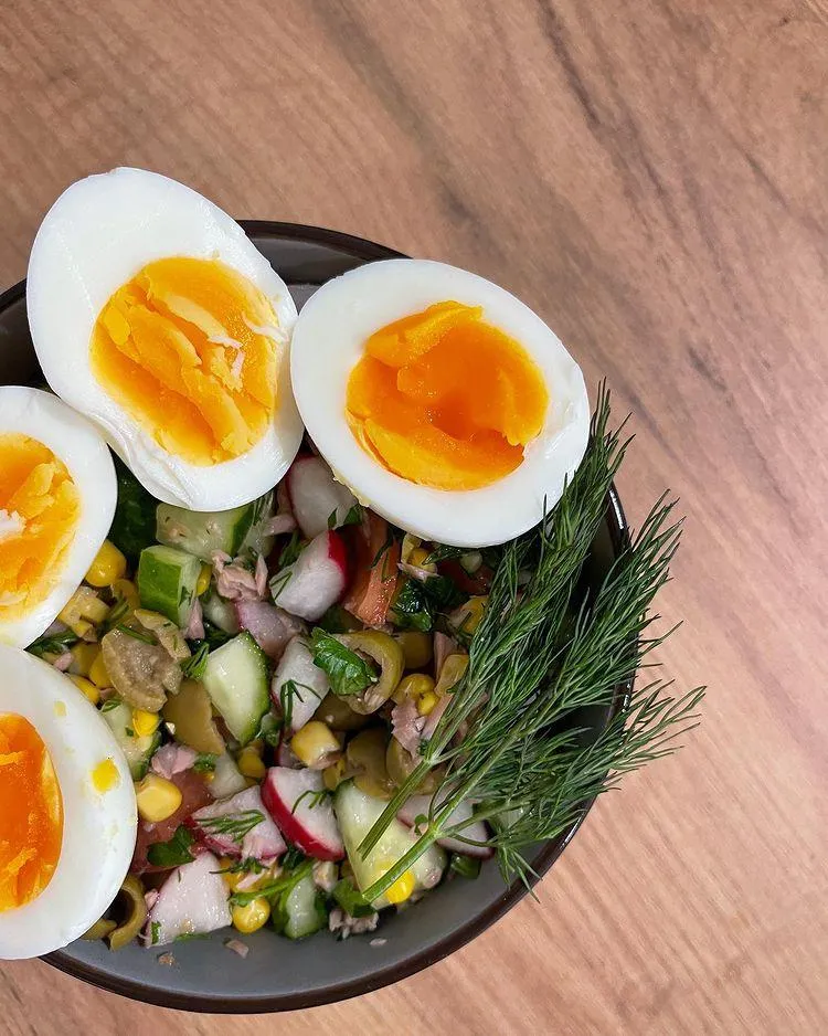 Салат с тунцем и овощами Салат с тунцем и овощами