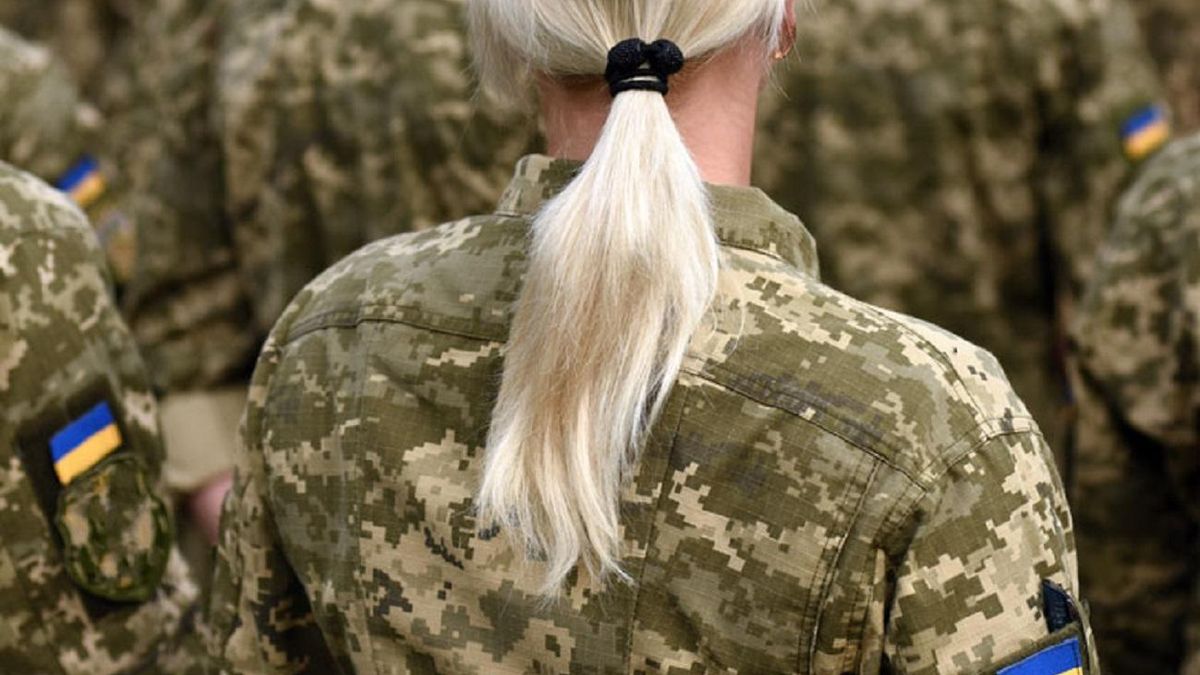 Сквозь стены стереотипов: в Украине перестали молчать о женщине в армии