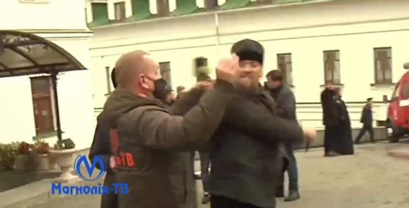 Против монахов Киево-Печерской лавры, напавших на журналистов, отрыли производство Против монахов Киево-Печерской лавры, напавших на журналистов, отрыли производство