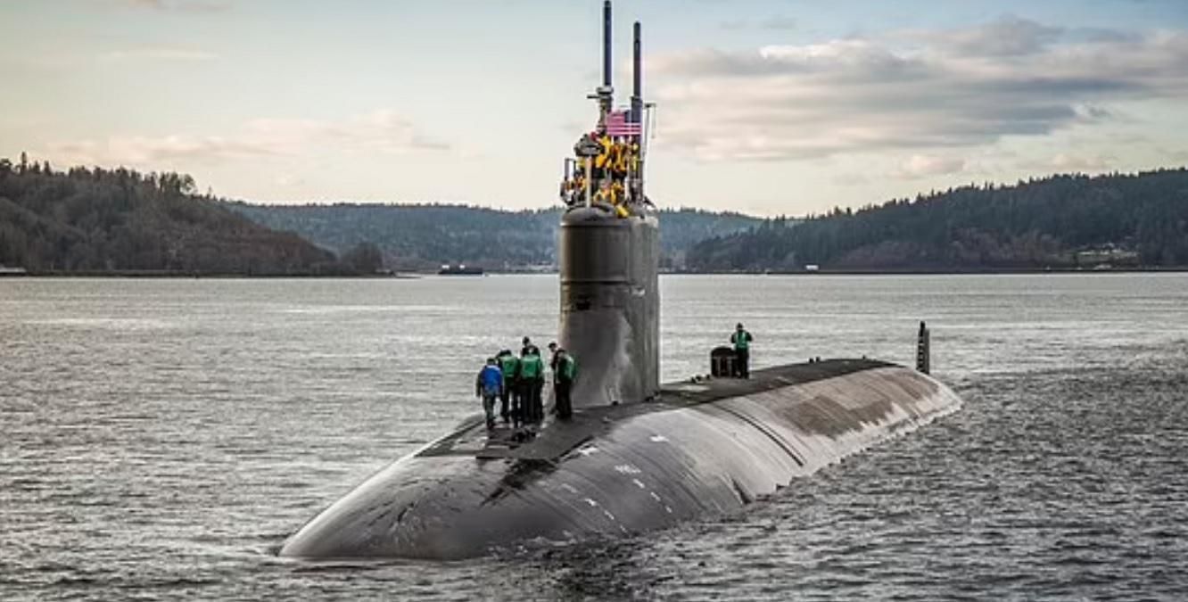 Командирів човна США, який зіткнувся з горою у Південнокитайському морі, відсторонили - 24 Канал Командирів човна США, який зіткнувся з горою у Південнокитайському морі, відсторонили - 24 Канал