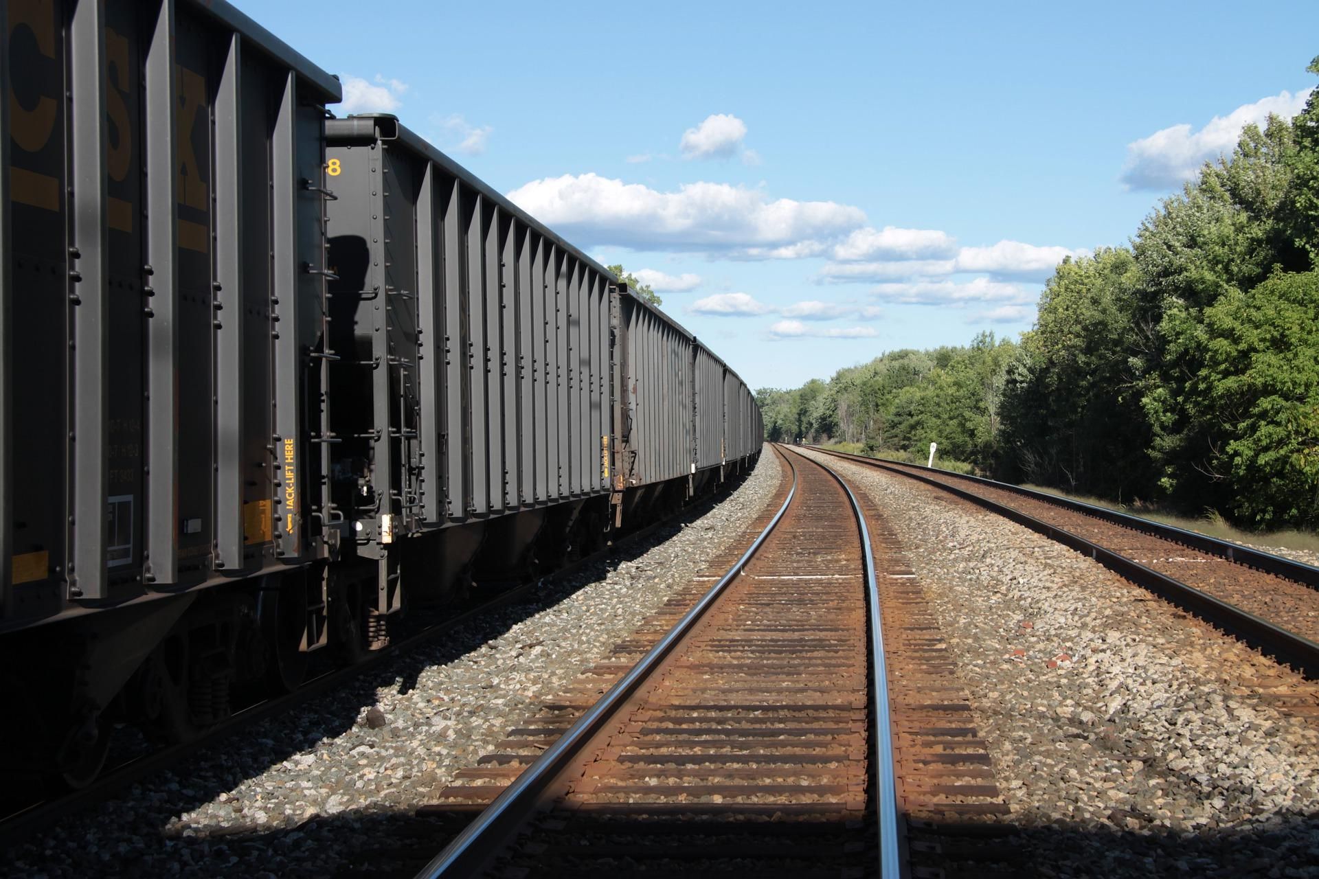 Безопасность железнодорожного движения: обновление вагонного парка улучшит железную дорогу