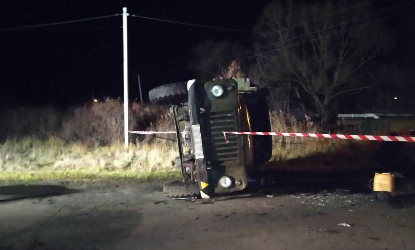 Злетіли з дороги: у "п'яній" ДТП на Сумщині загинув 18-річний пасажир - Новини Суми - 24 Канал Злетіли з дороги: у "п'яній" ДТП на Сумщині загинув 18-річний пасажир - Новини Суми - 24 Канал