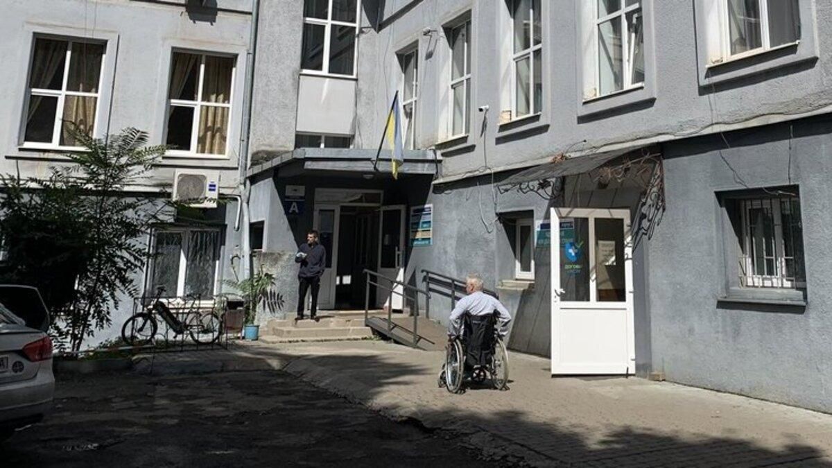 В Мукачево в кафе возникла стрельба: раненых госпитализировали