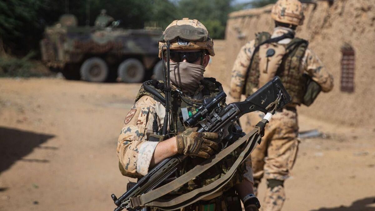 Эстонские военные случайно обстреляли британских в Мали Эстонские военные случайно обстреляли британских в Мали