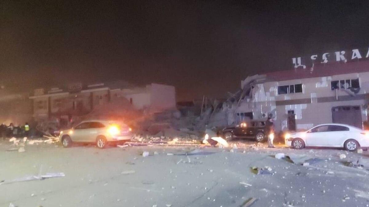 В Казахстане прогремел мощный взрыв в кафе: заведение разрушено В Казахстане прогремел мощный взрыв в кафе: заведение разрушено