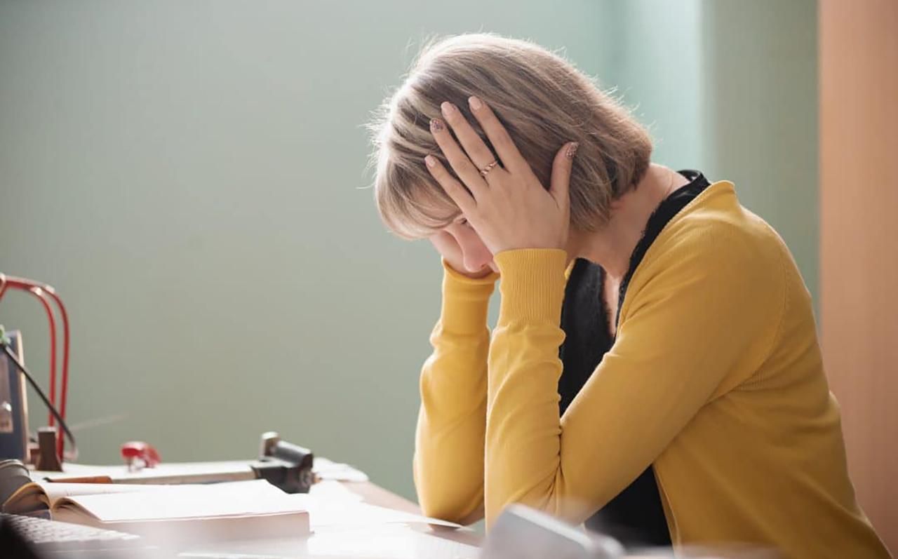 Невакцинованим вчителям не оплачуватимуть лікарняні та не нараховуватимуть стаж - Україна новини - Освіта Невакцинованим вчителям не оплачуватимуть лікарняні та не нараховуватимуть стаж - Україна новини - Освіта