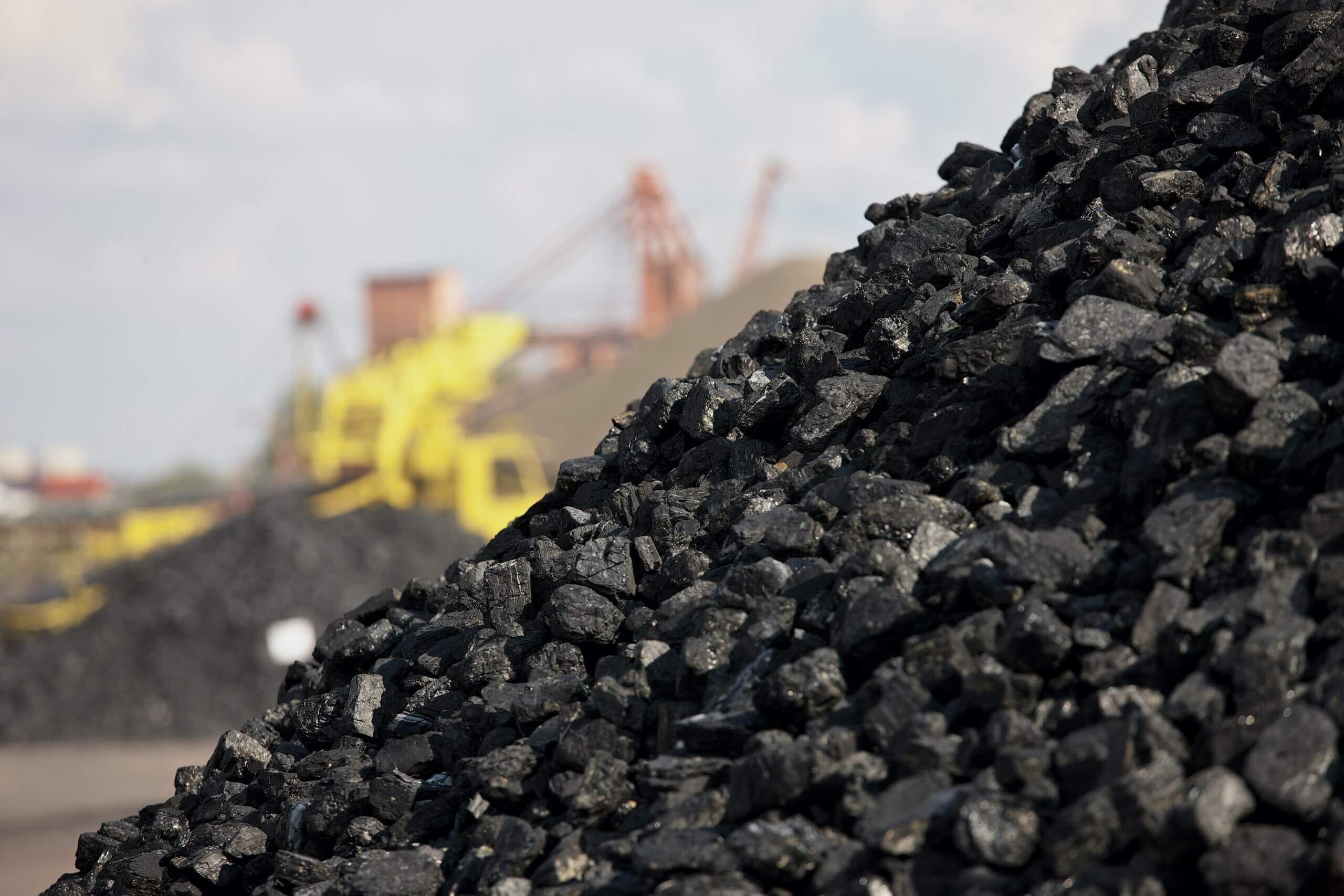 Китай збільшив імпорт вугілля майже у тричі на тлі енергетичної кризи - Економічні новини України - Економіка
