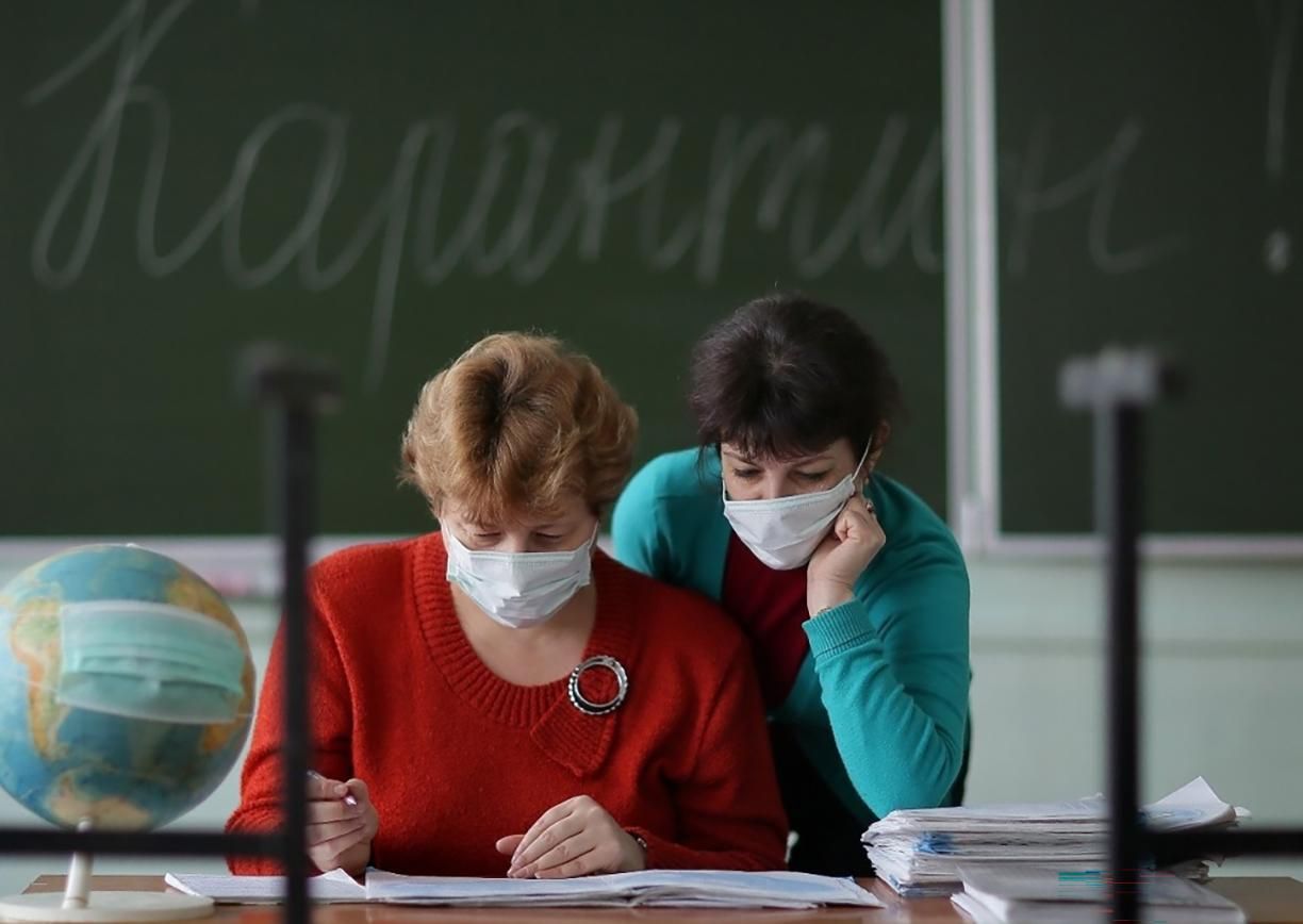 В Херсоне опровергли информацию о том, что невакцинированных учителей не отстраняют В Херсоне опровергли информацию о том, что невакцинированных учителей не отстраняют