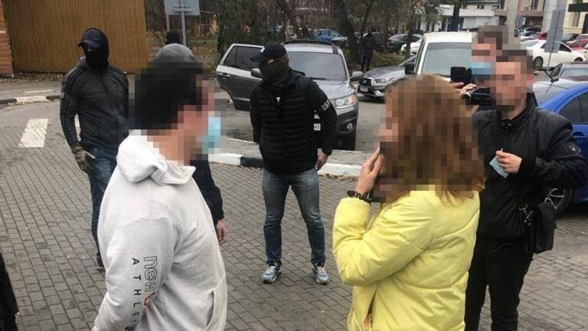 В Харькове поймали шпиона-азиата, собиравшего секретные данные об украинских разработках В Харькове поймали шпиона-азиата, собиравшего секретные данные об украинских разработках