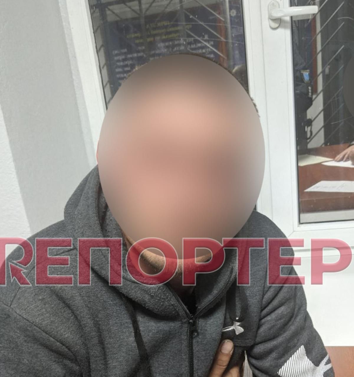 Попросили надеть маску: в Днепре мужчина угрожал людям пистолетом - Новости Днепр - 24 Канал Попросили надеть маску: в Днепре мужчина угрожал людям пистолетом - Новости Днепр - 24 Канал